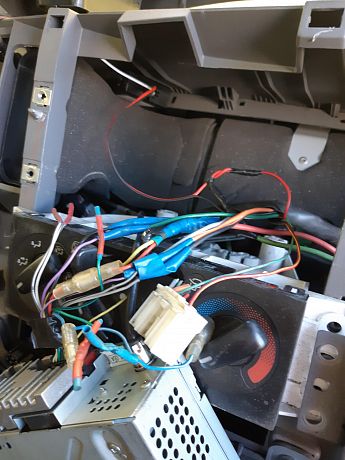 ISUZU NMR 85H